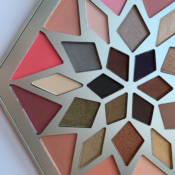 Stila Eyeshadow & Blush Palette - Picture 2 of 4